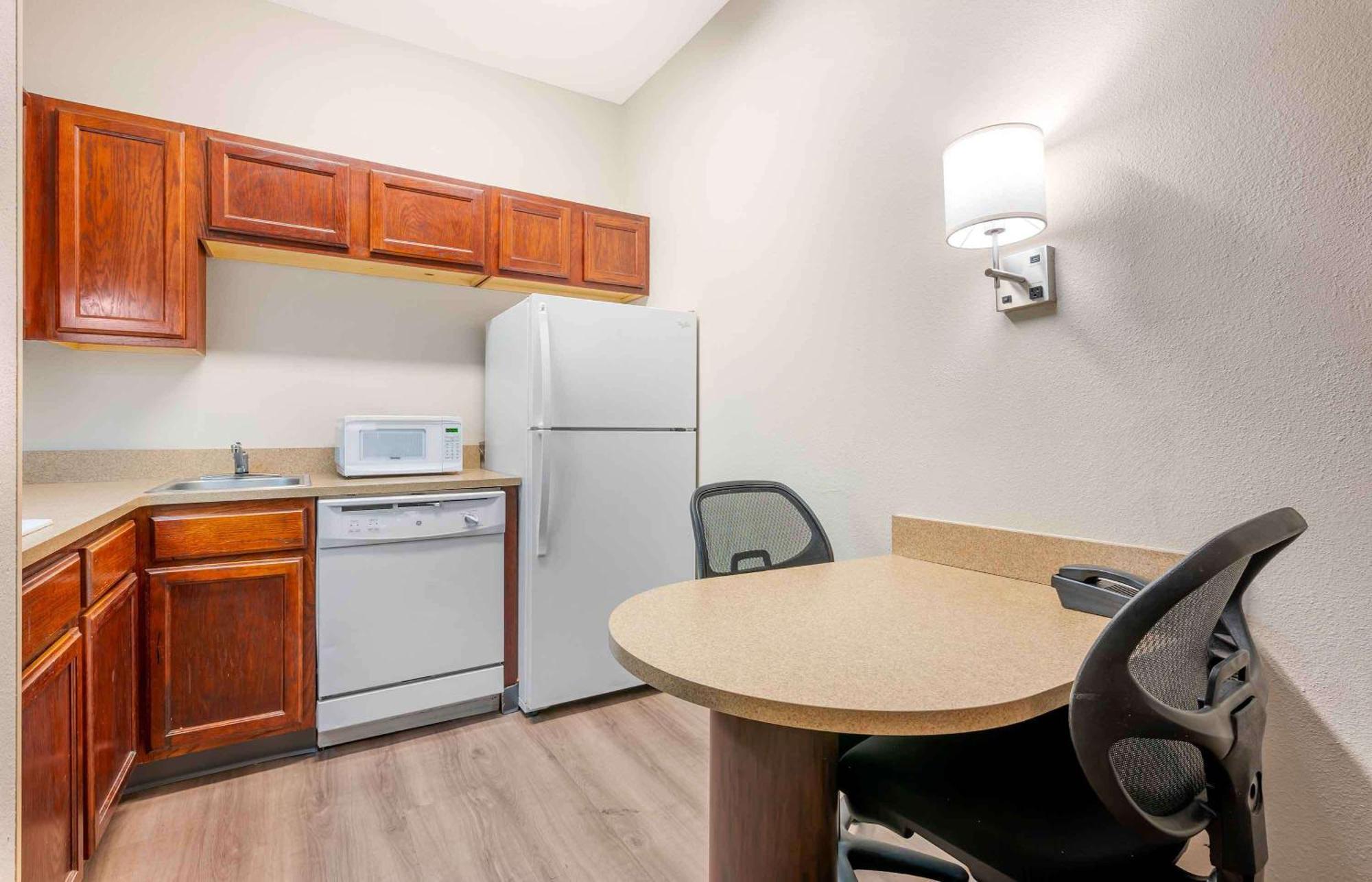 Extended Stay America Suites - Indianapolis - Airport - W Southern Ave Exteriör bild