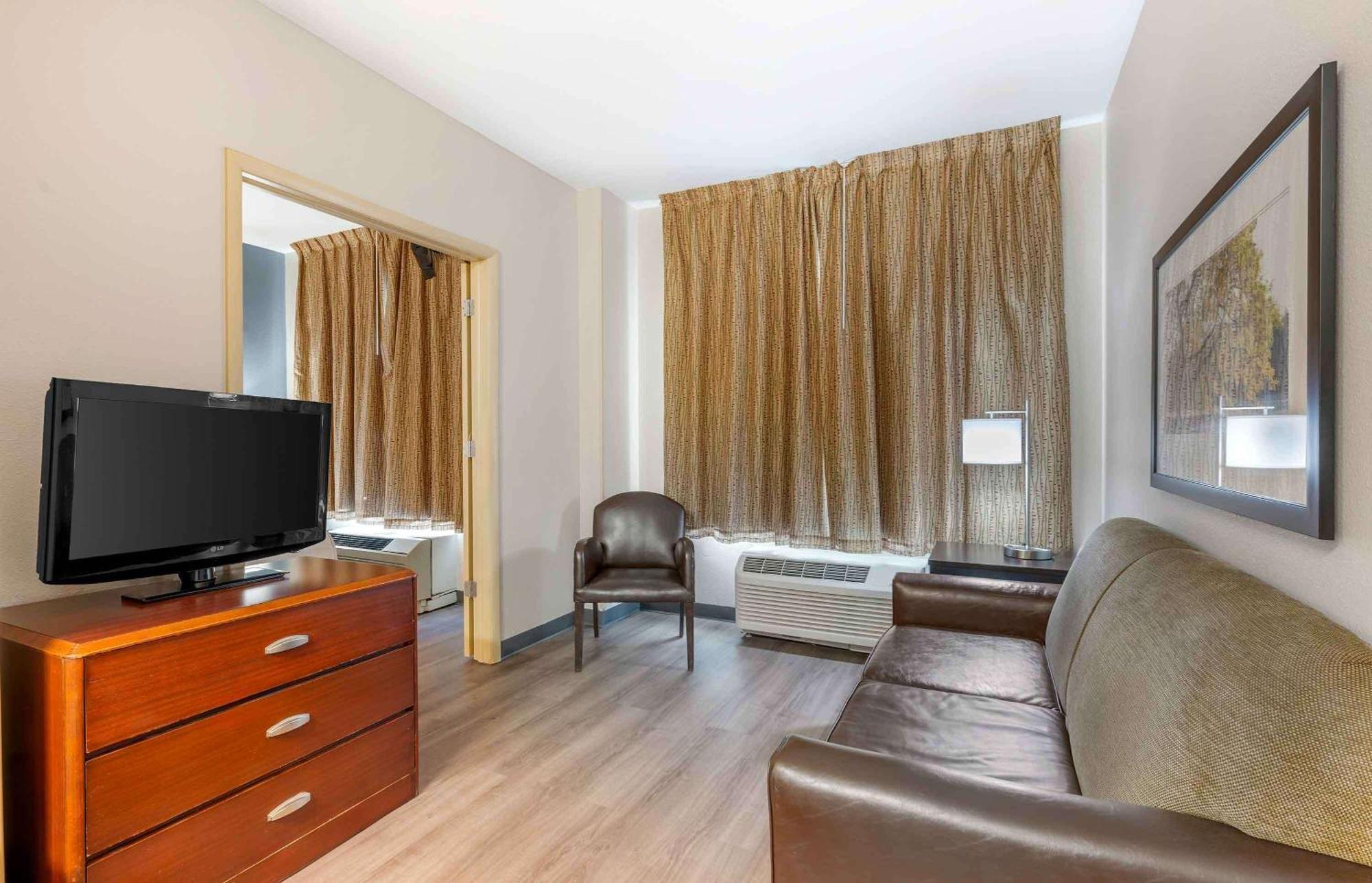 Extended Stay America Suites - Indianapolis - Airport - W Southern Ave Exteriör bild