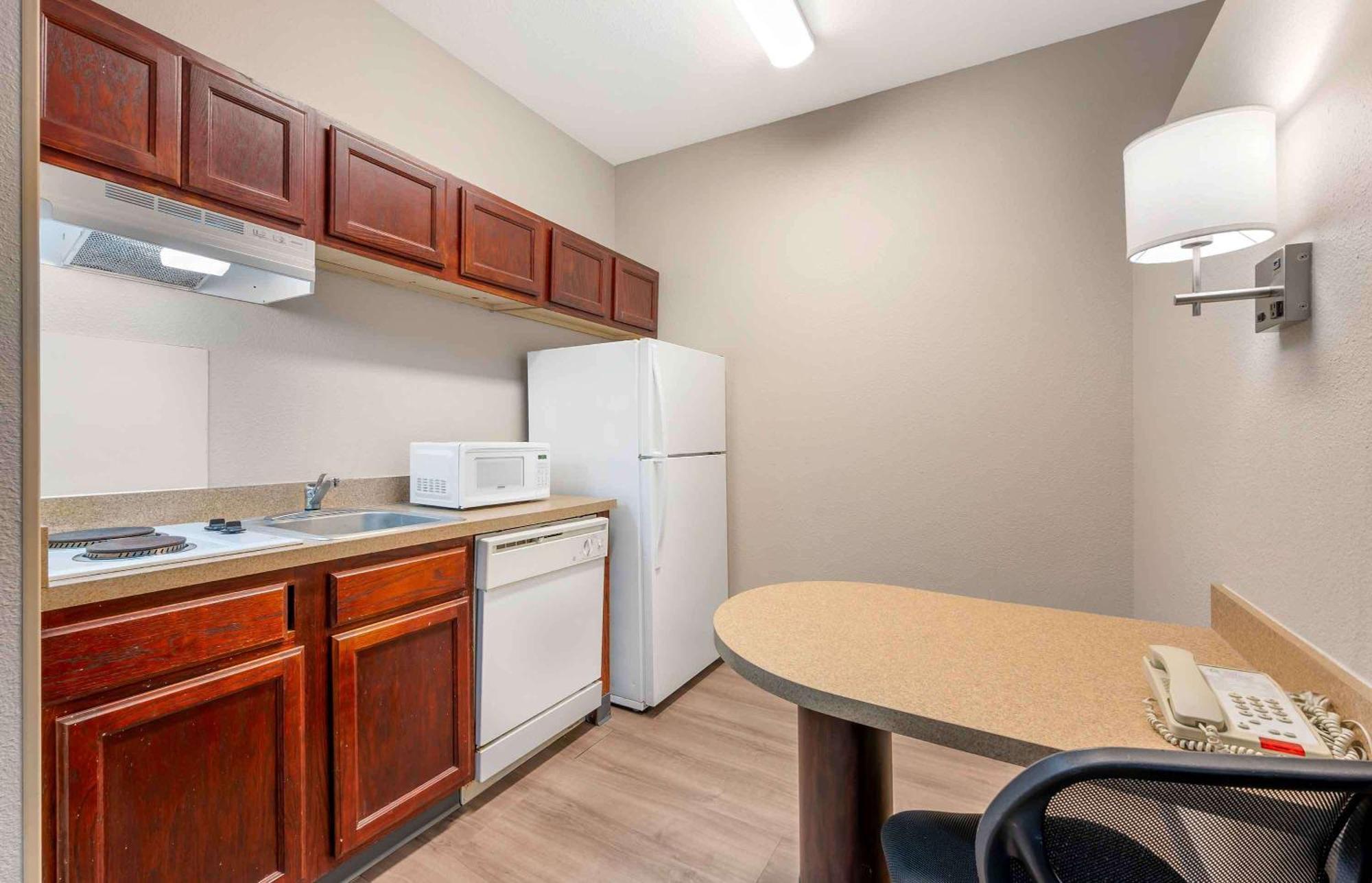 Extended Stay America Suites - Indianapolis - Airport - W Southern Ave Exteriör bild